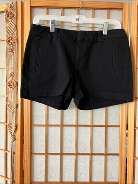a.n.a Size 6 Black Twill Cotton Tailored Shorts